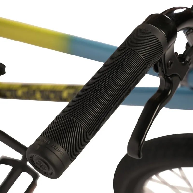 United Supreme 20.75 Yellow/Turquoise Fade-5
